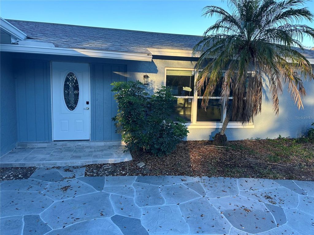 Photo of 11096 117th Way, Seminole, FL 33778 (MLS # TB8372358)