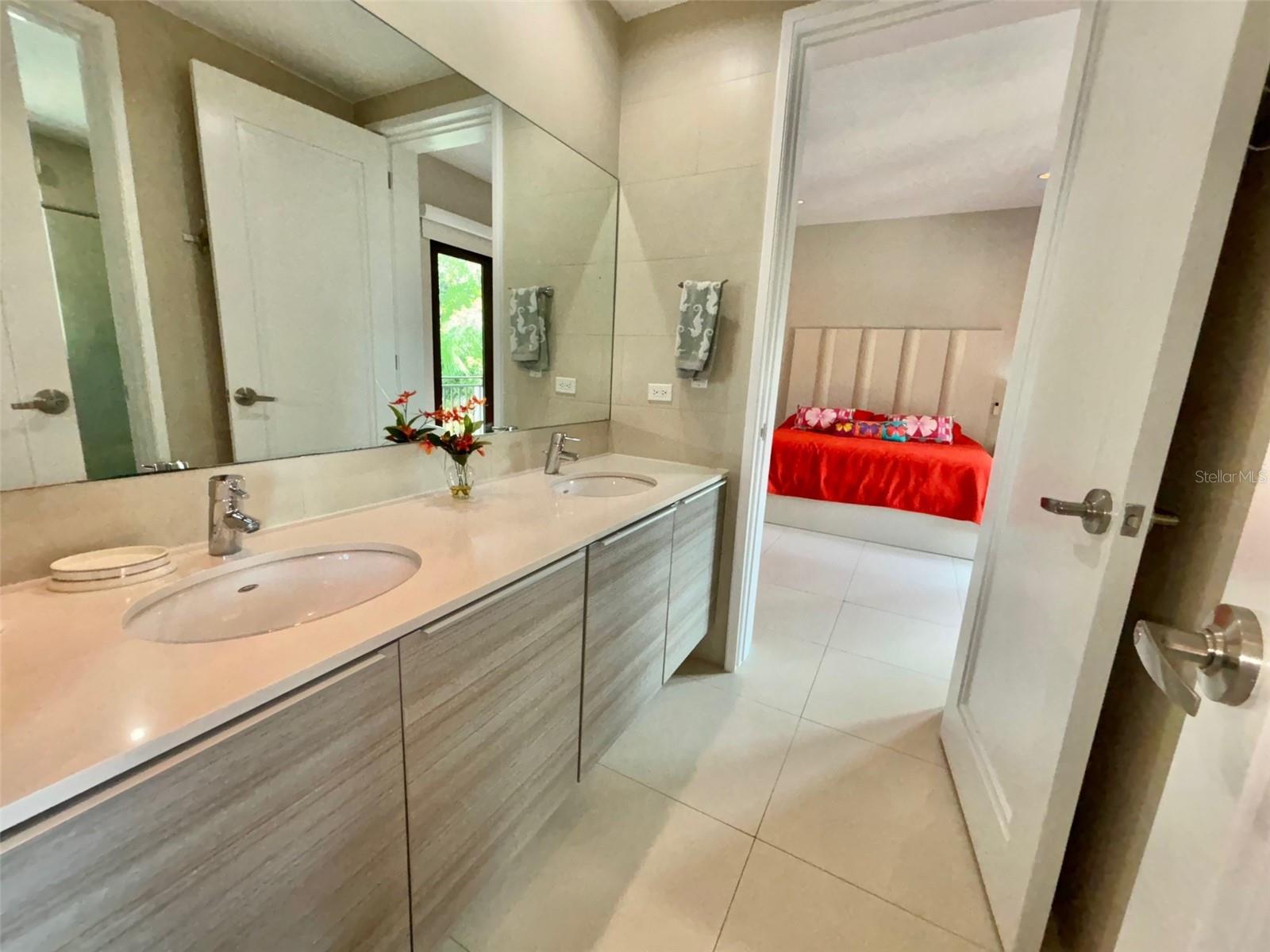 LAS VENTANAS II CONDOMINIUM - Residential