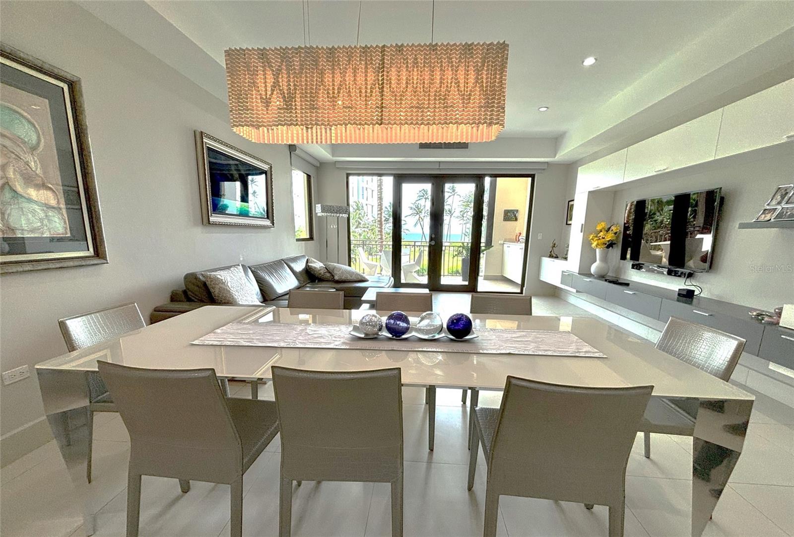 LAS VENTANAS II CONDOMINIUM - Residential