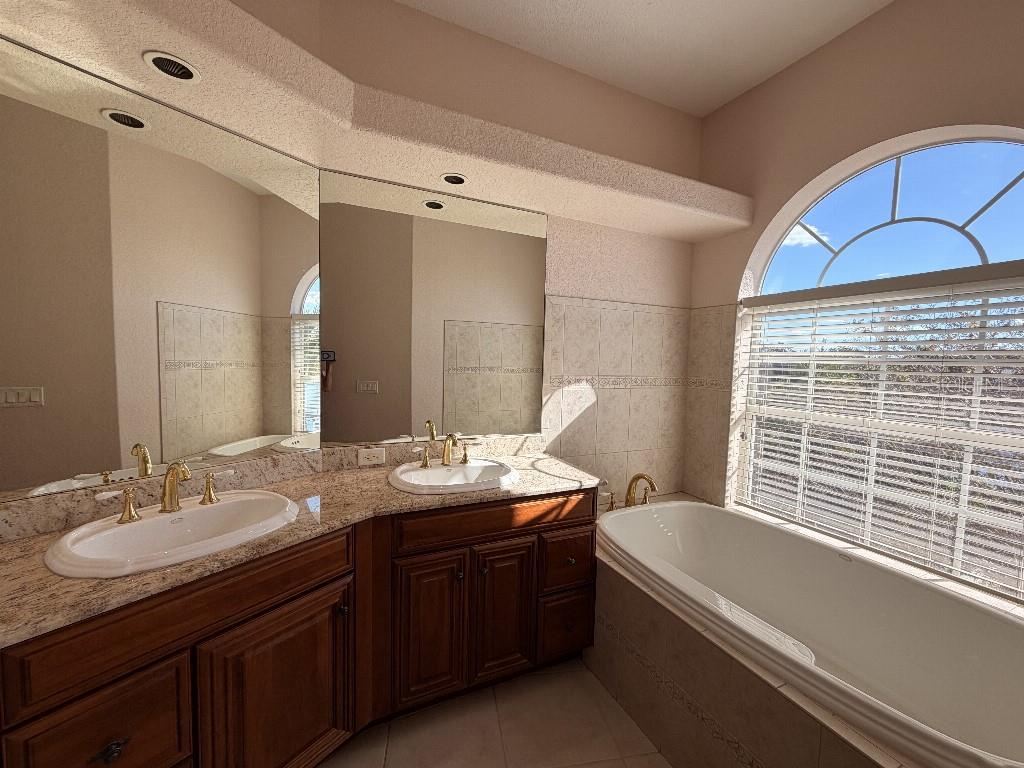 SYMPHONY ISLES UNIT ONE - Residential