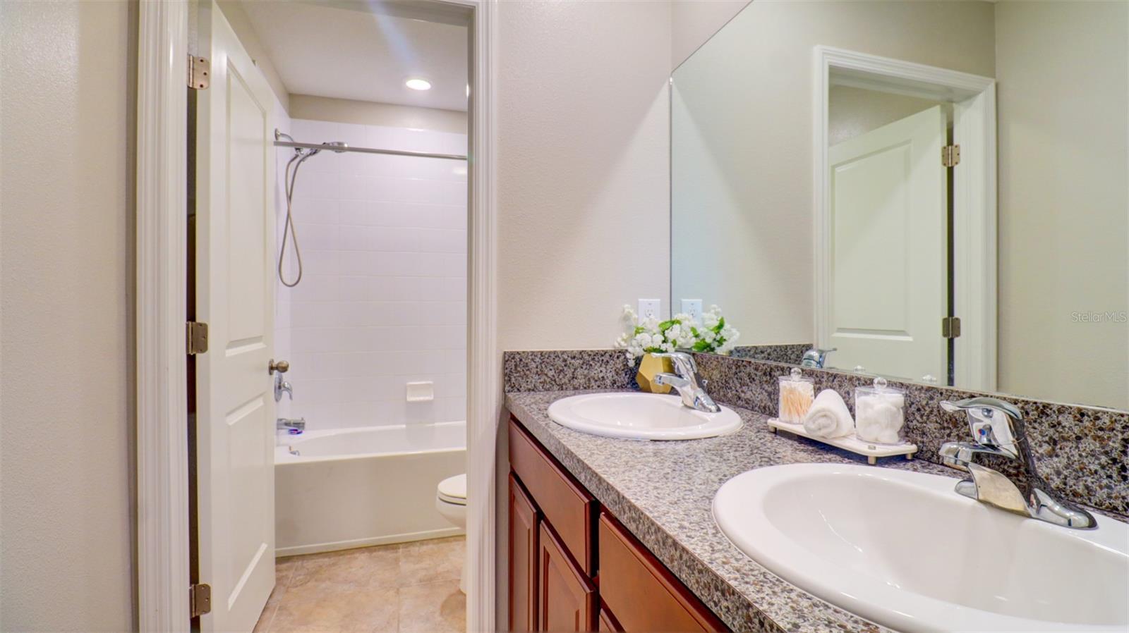 BELMONT SOUTH PH 2D & PASEO AL - Residential