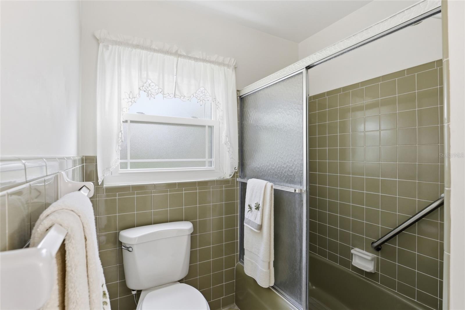 EDGEWOOD HILLS - Residential