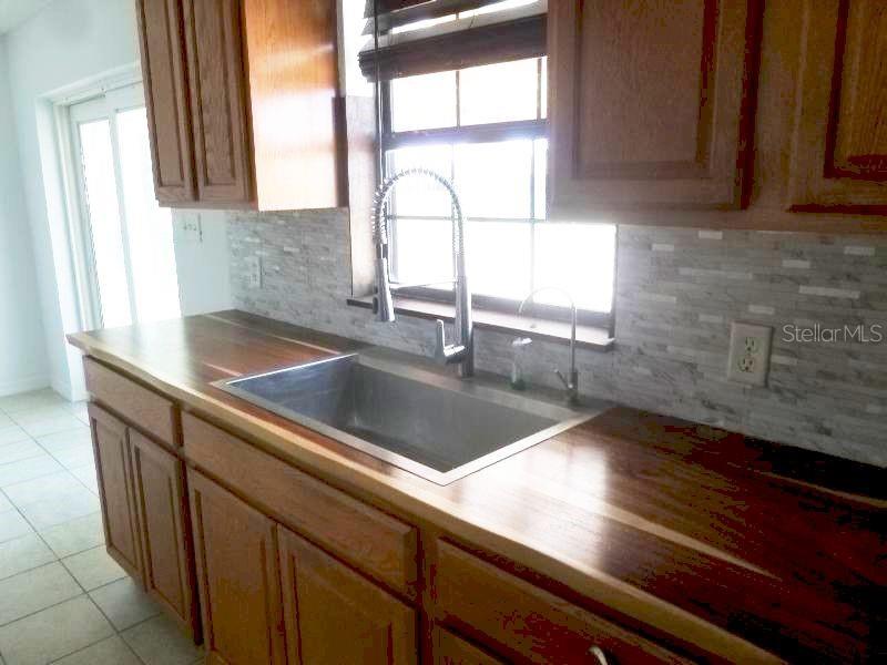 SUN RAY HOMES - Residential