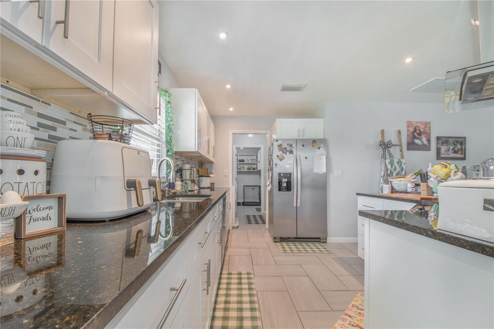 WOODLAND HILLS - Residential