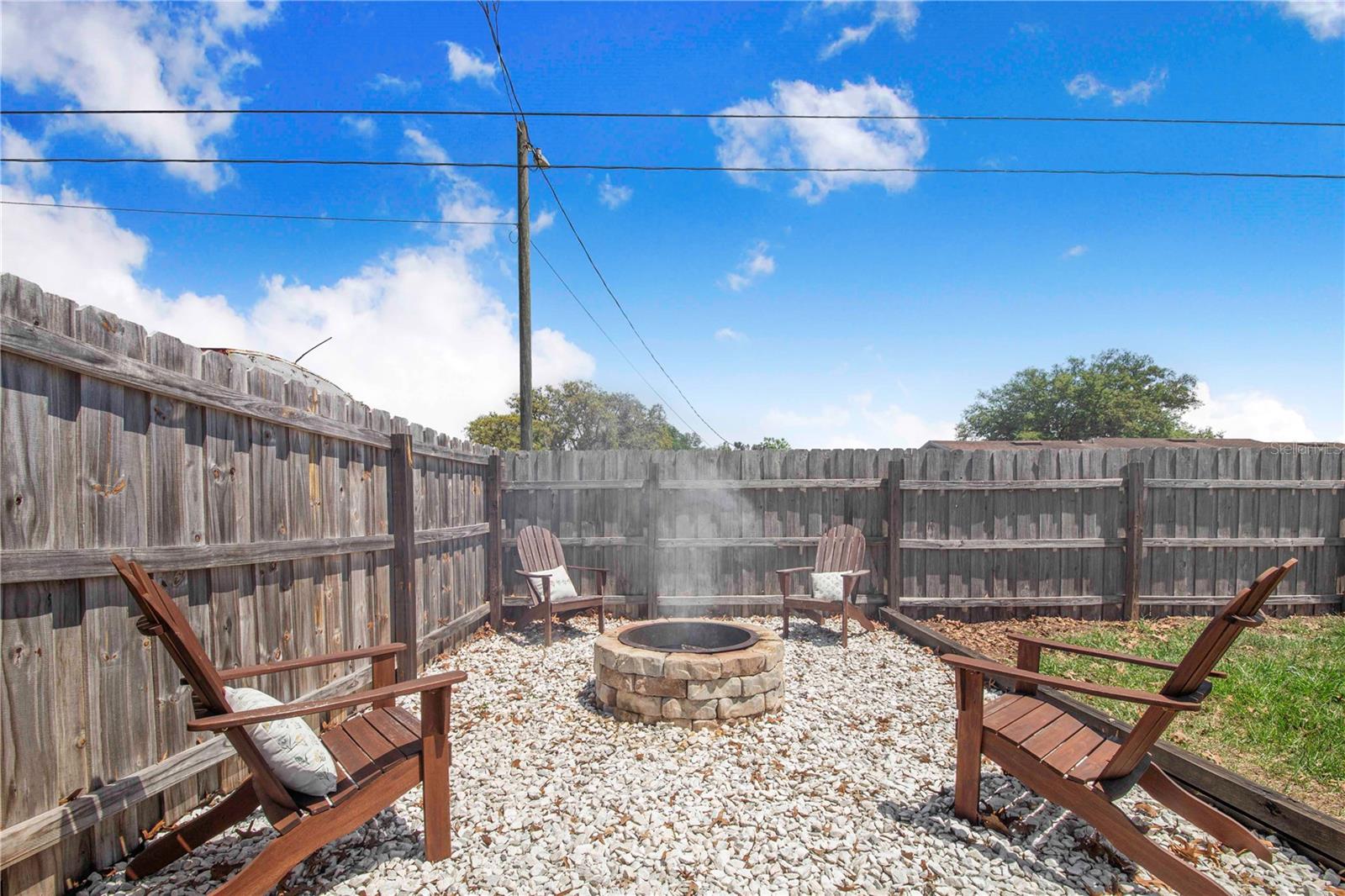 WOODLAND HILLS - Residential