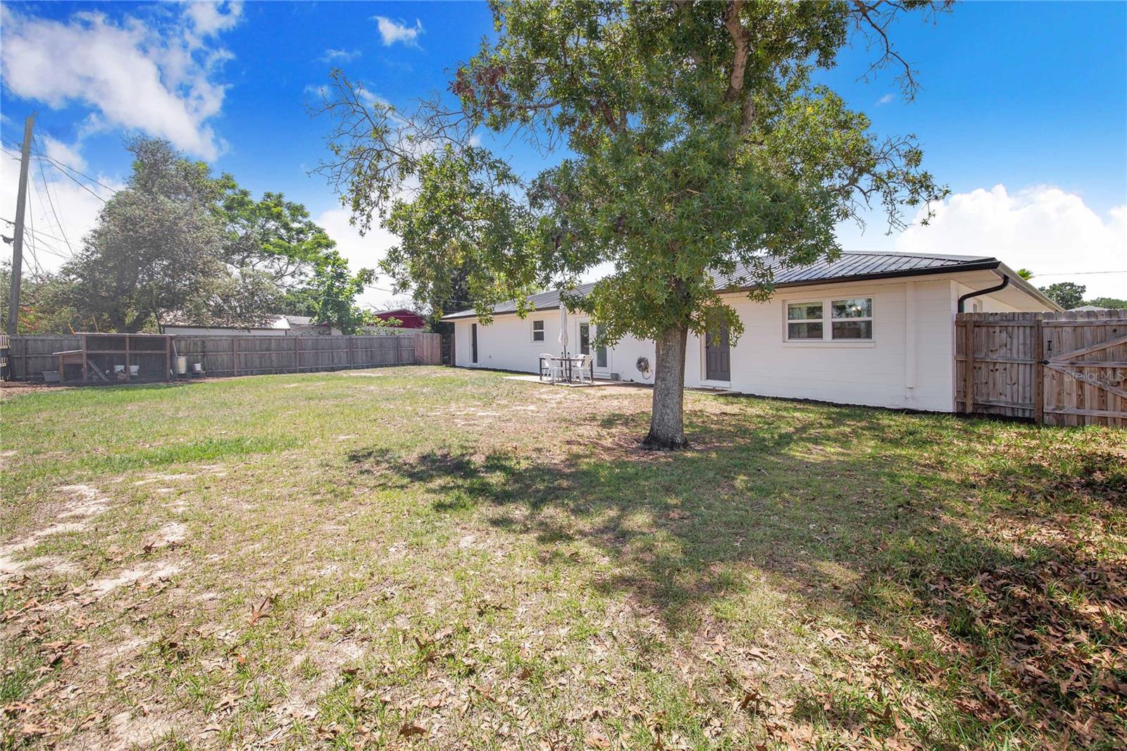 WOODLAND HILLS - Residential