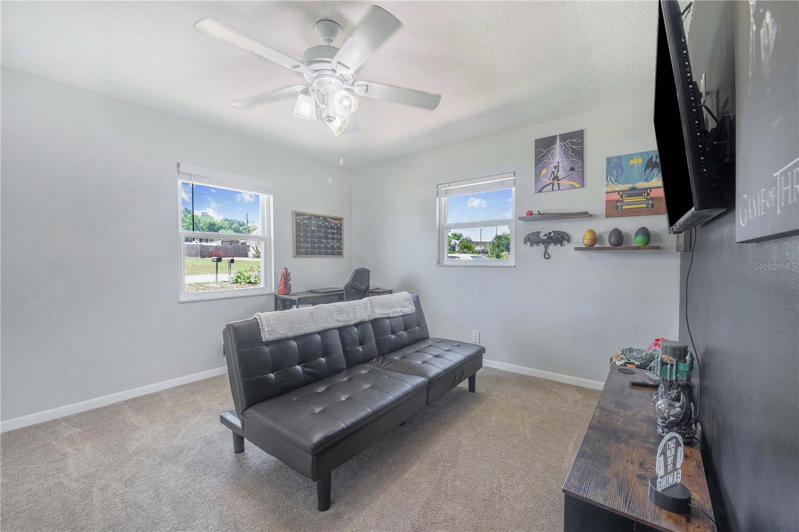 WOODLAND HILLS - Residential