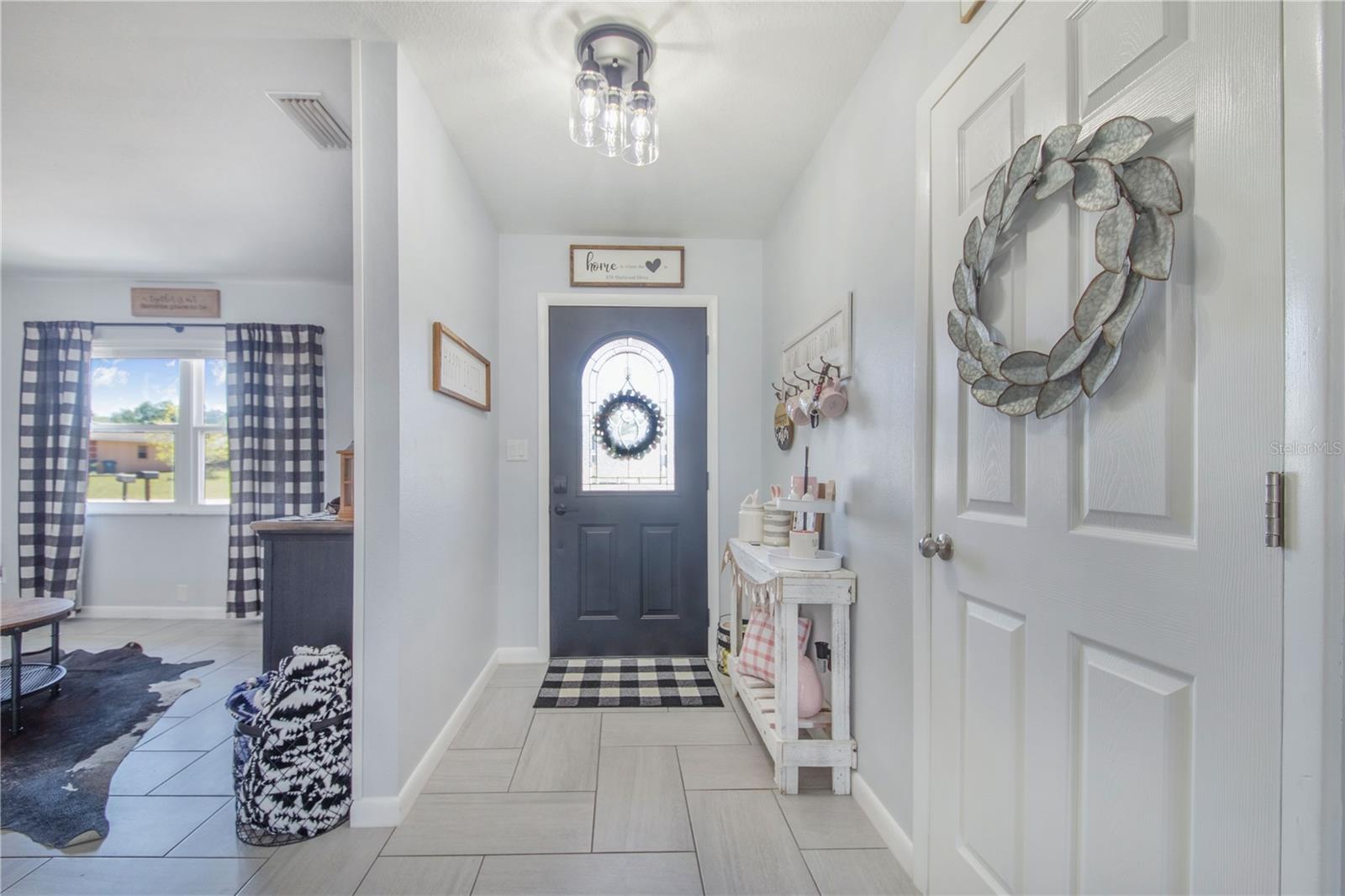 WOODLAND HILLS - Residential