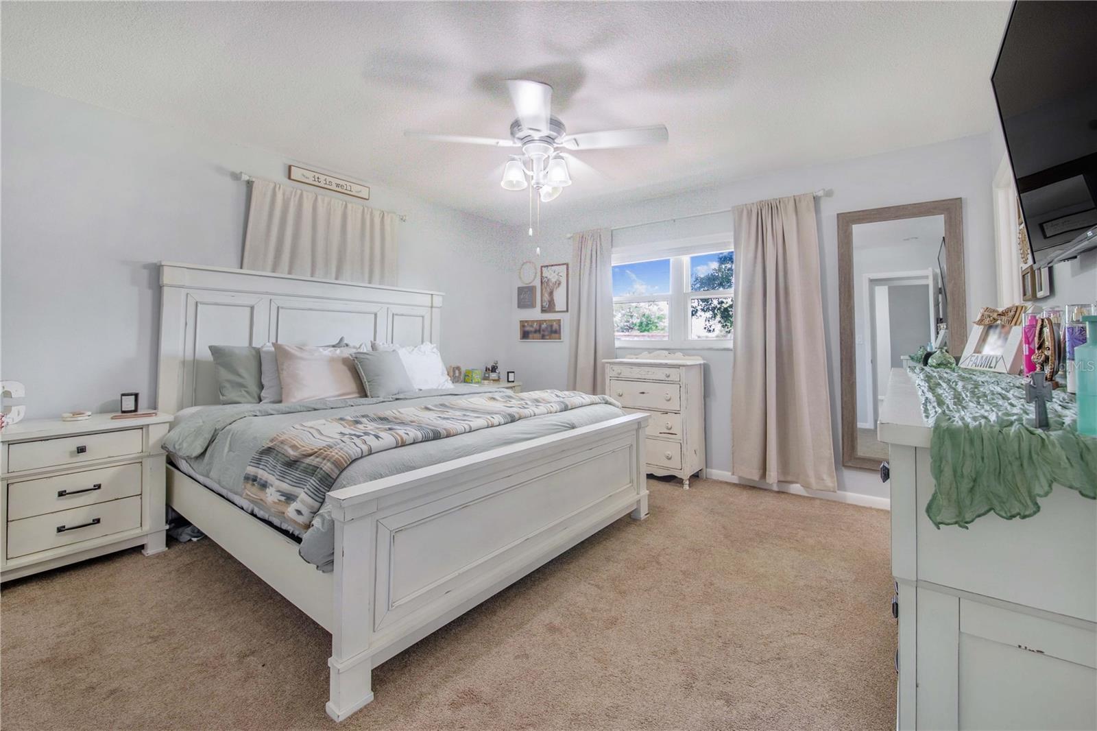 WOODLAND HILLS - Residential