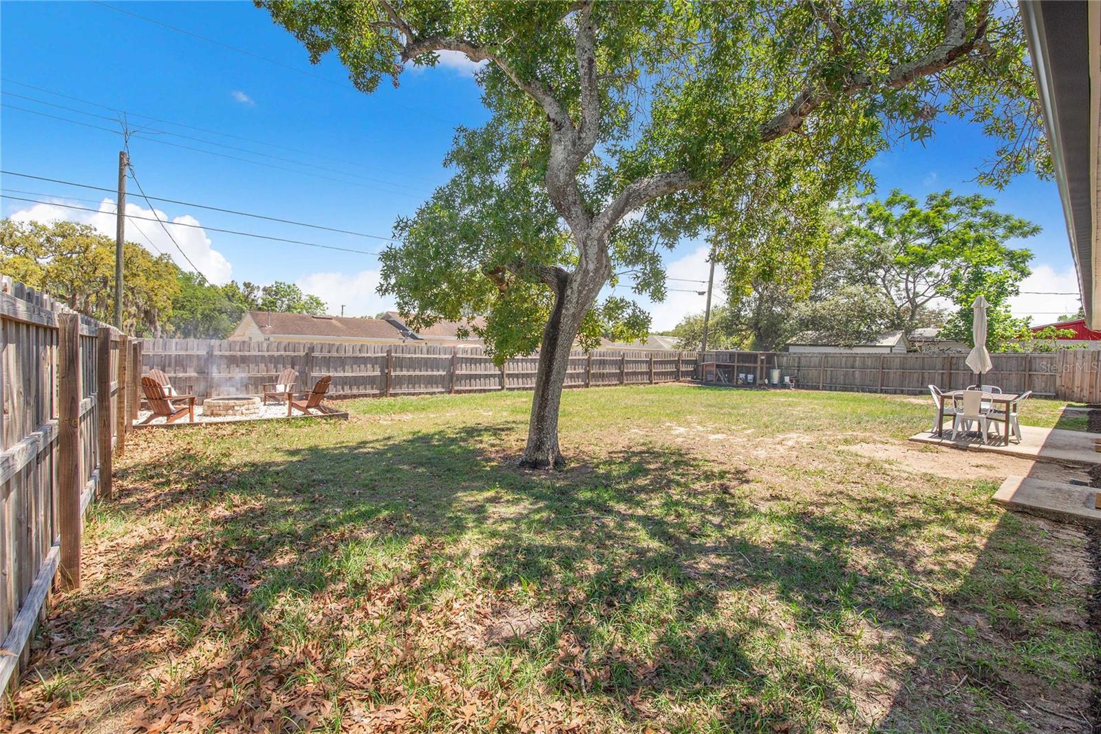 WOODLAND HILLS - Residential