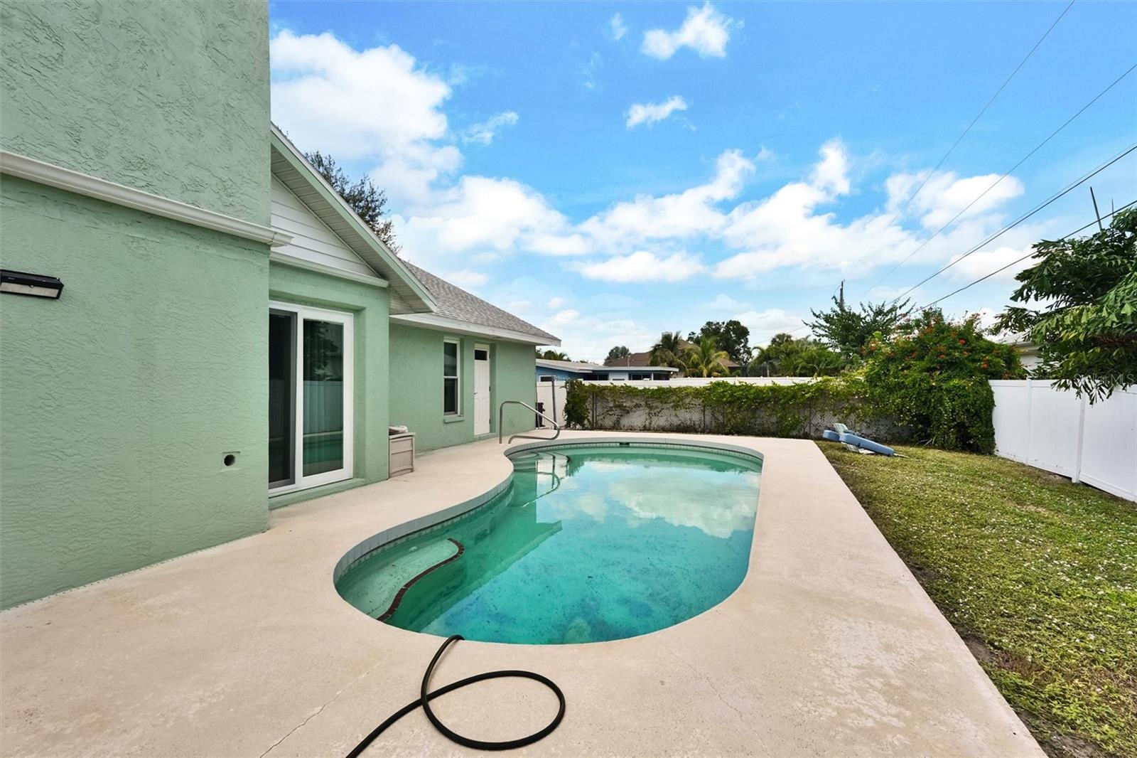 SOUTH VENICE - Residential