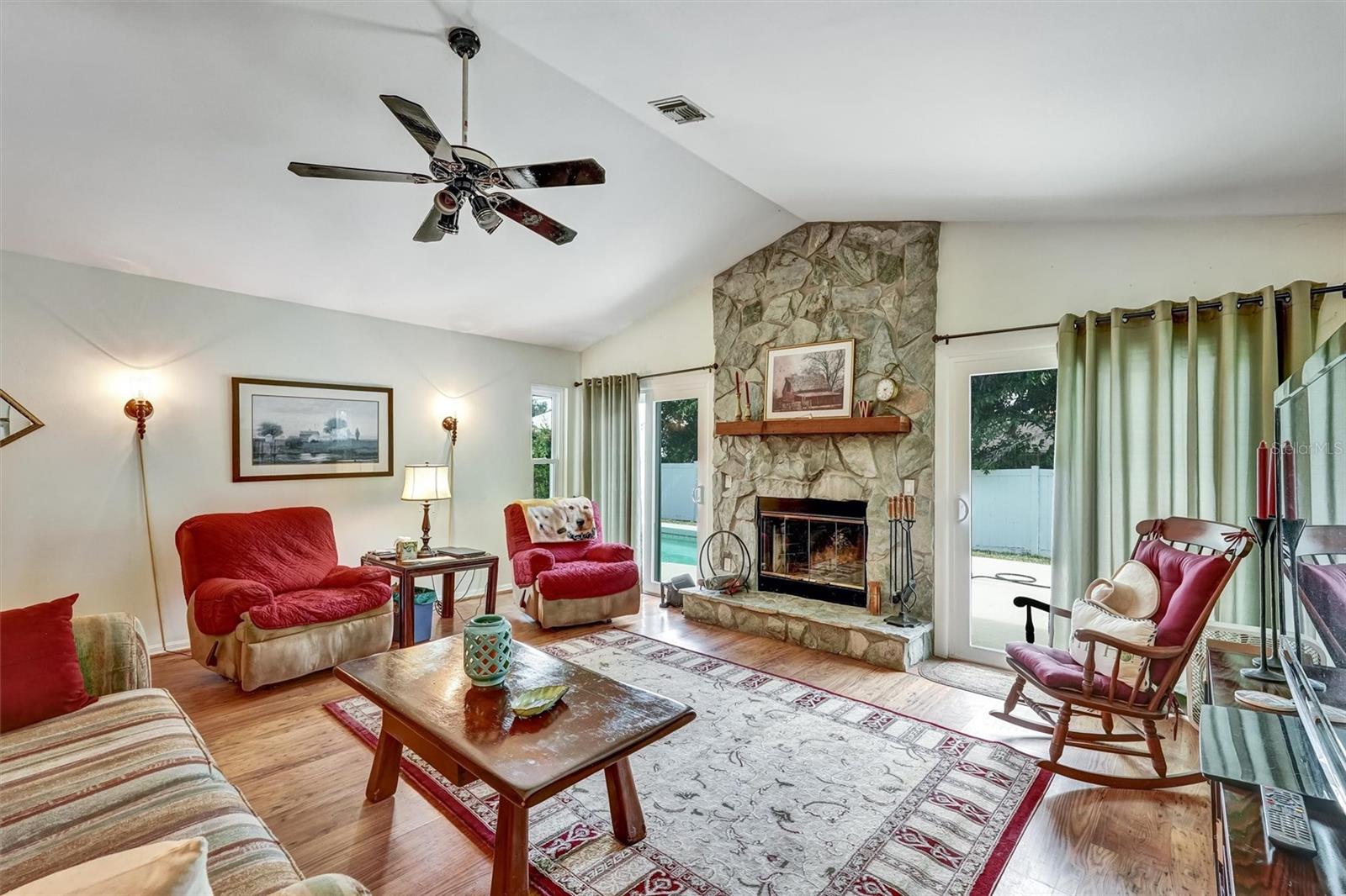 SOUTH VENICE - Residential