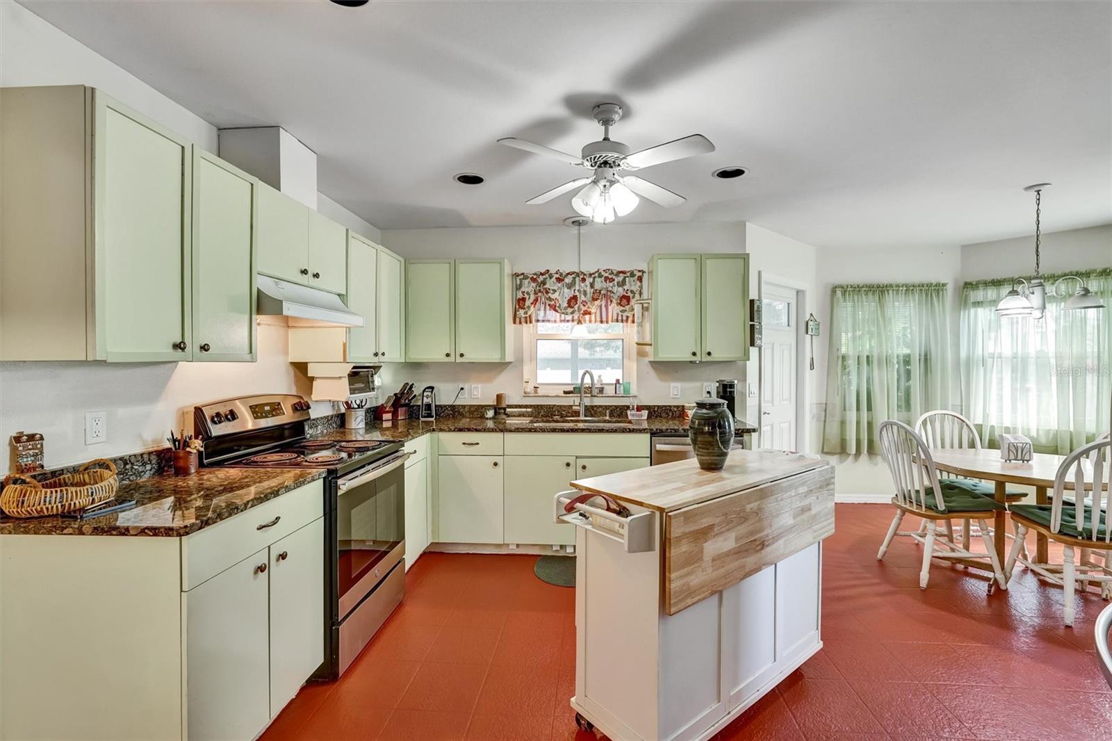 SOUTH VENICE - Residential