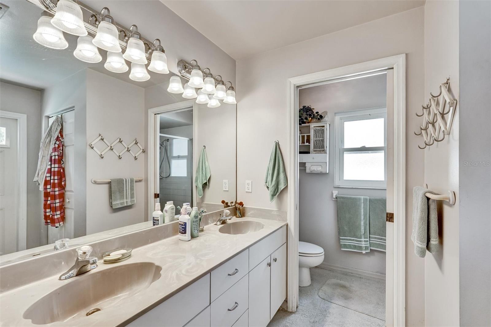 SOUTH VENICE - Residential