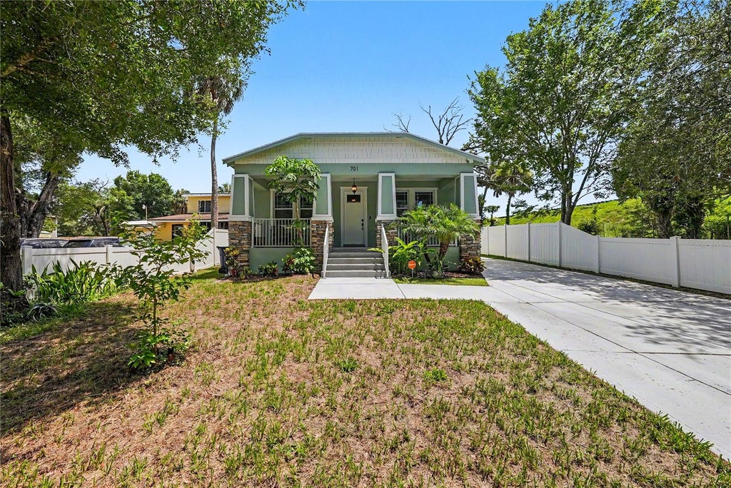 Photo of 701 E Hollywood Street, Tampa, FL 33604 (MLS # TB8520199)