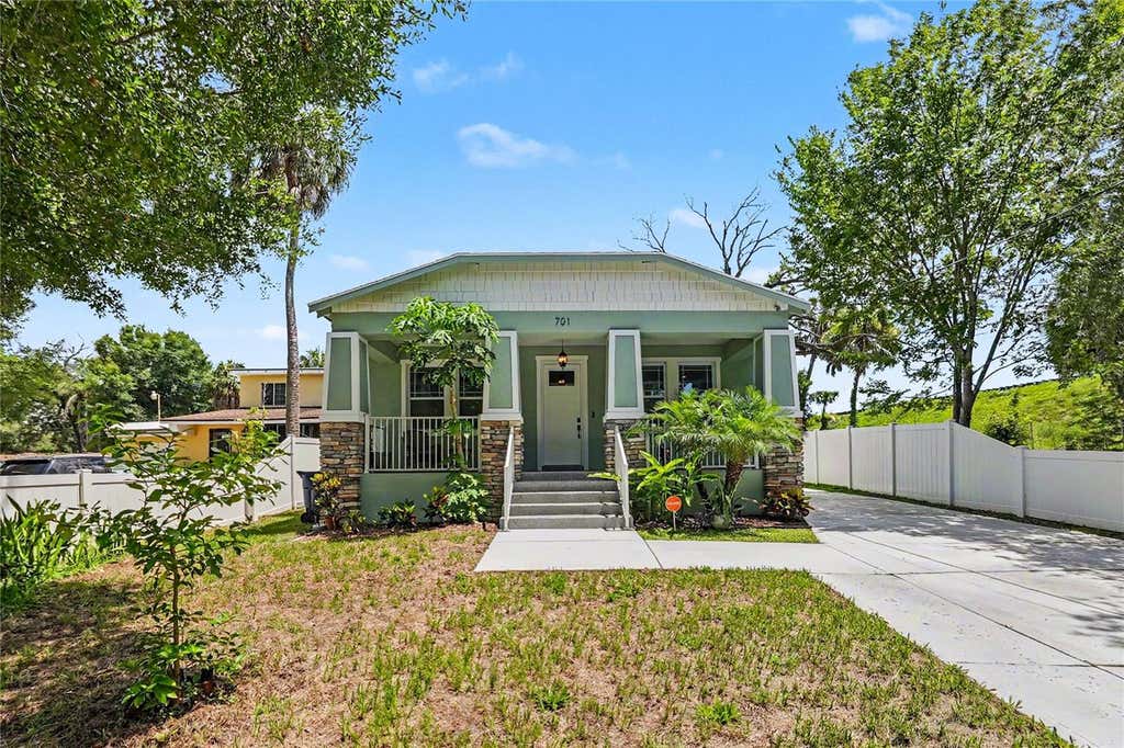 Photo of 701 E Hollywood Street, Tampa, FL 33604 (MLS # TB8520199)