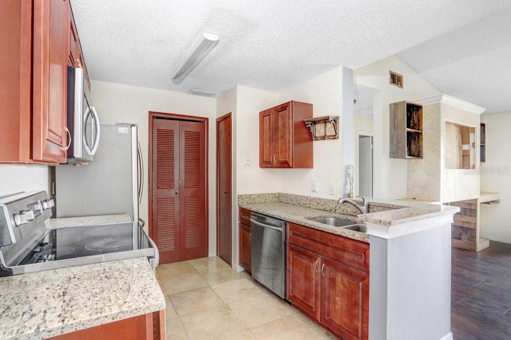 CASCADE AT KISSIMMEE CONDO - Residential