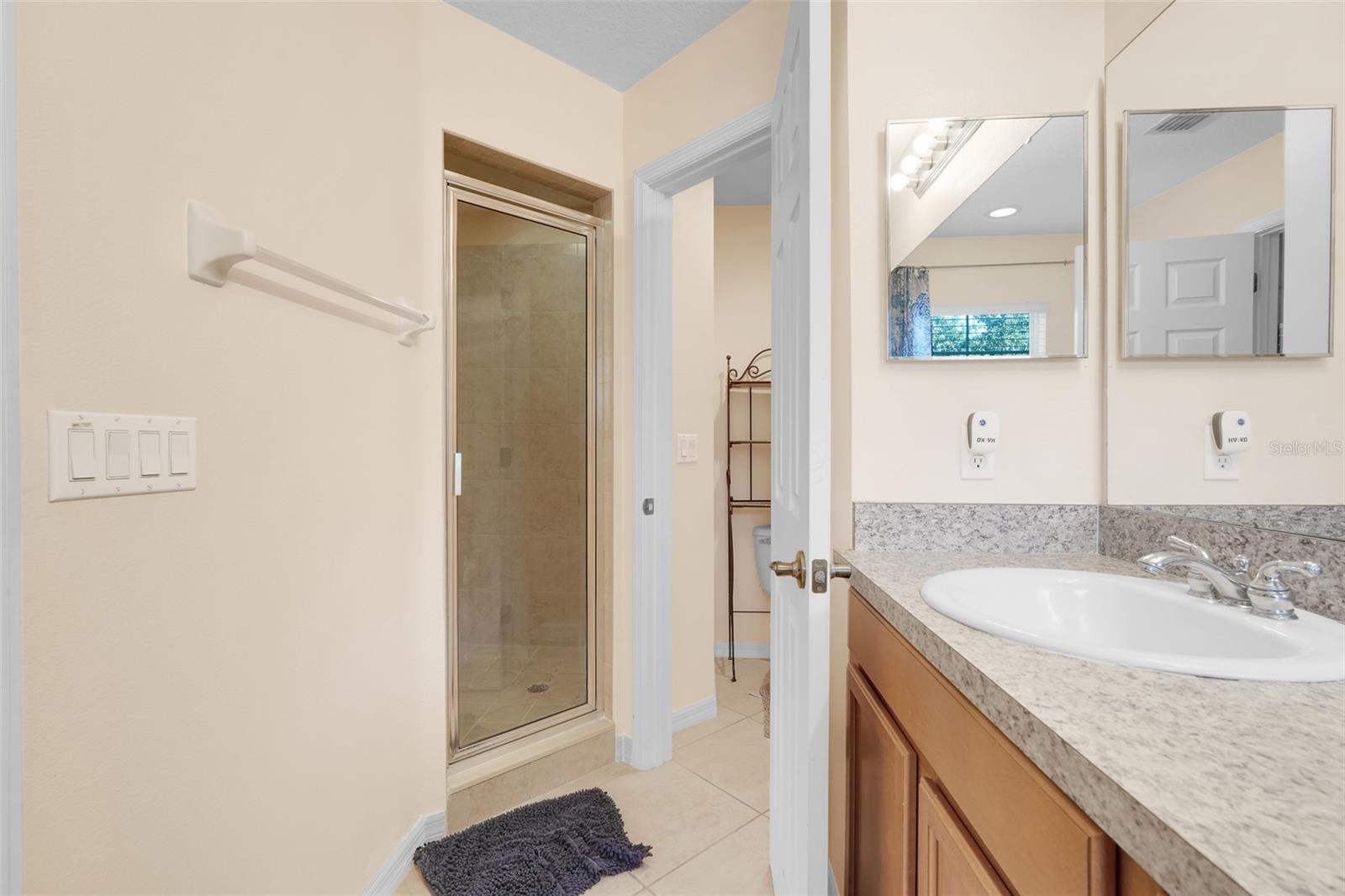 CLAYTON CROSSING TWNHMS SECOND AMD - Residential