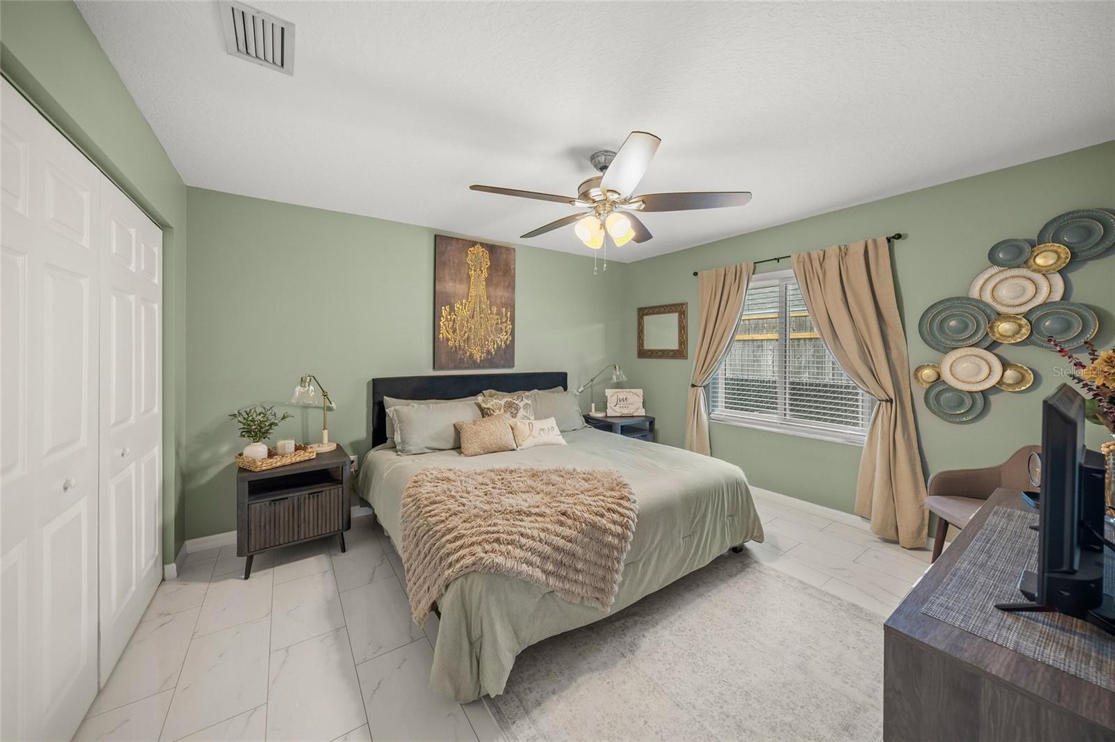 COUNTRY PALMS - Residential