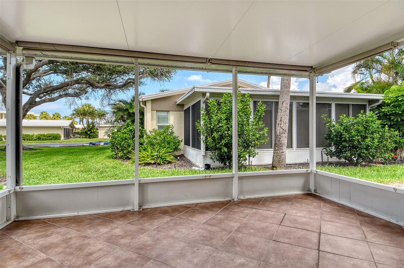 WHISPERING SANDS SEC 5 - Residential