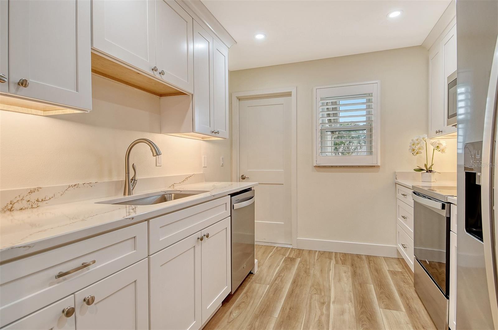 WHISPERING SANDS SEC 5 - Residential