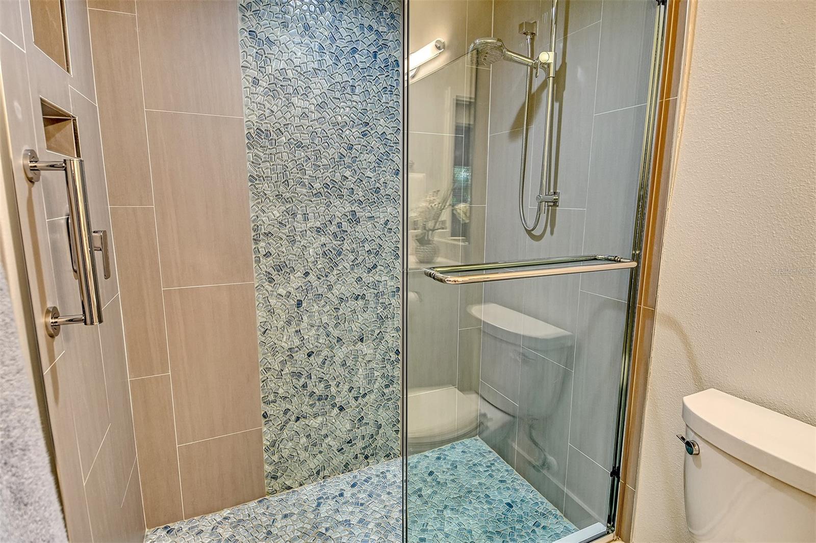 WHISPERING SANDS SEC 5 - Residential