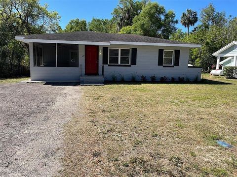 Photo of 320 W Graves Avenue, Orange City, FL 32763 (MLS # V4949205)