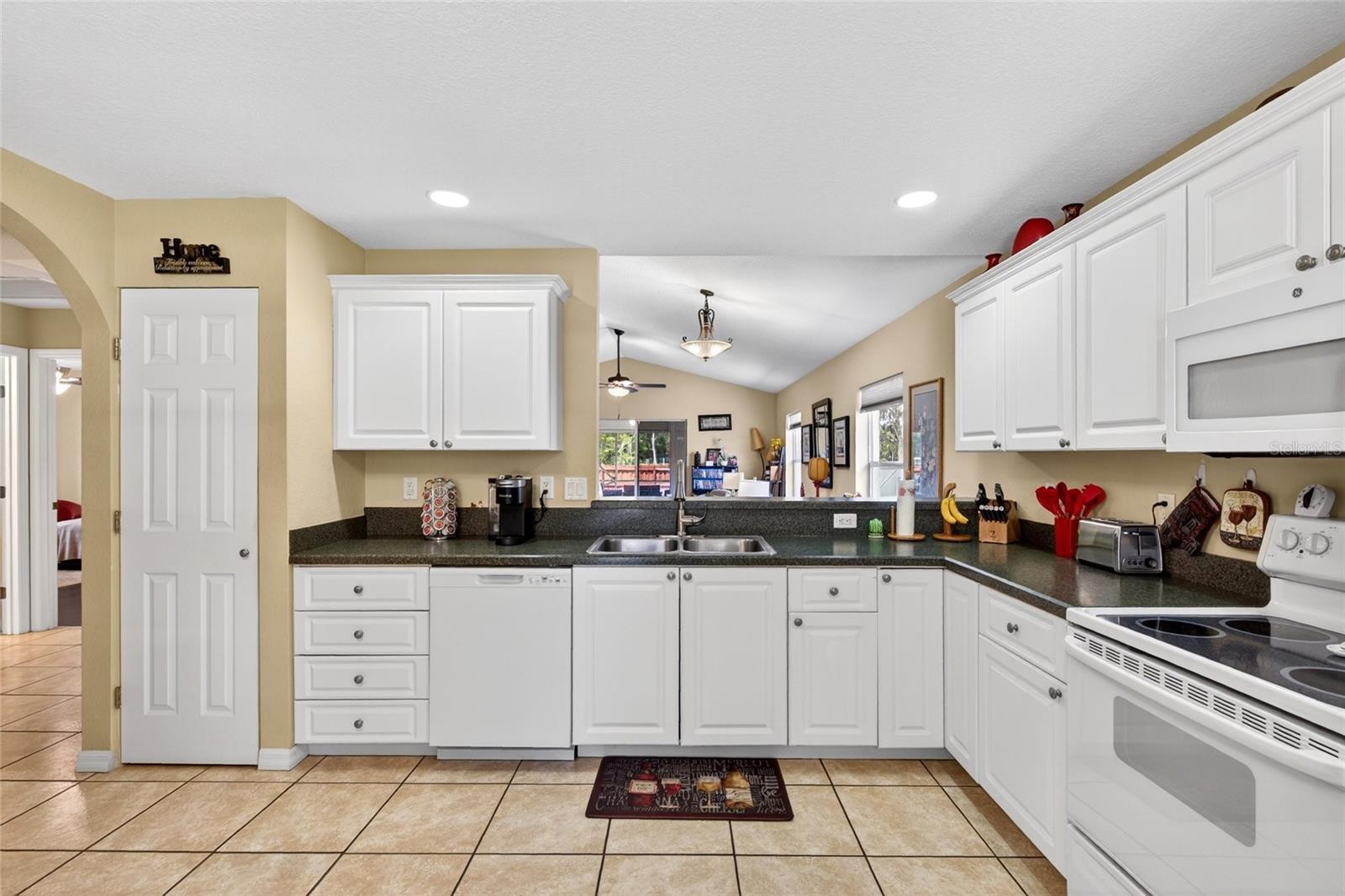GLENDALE ESTATES - Residential