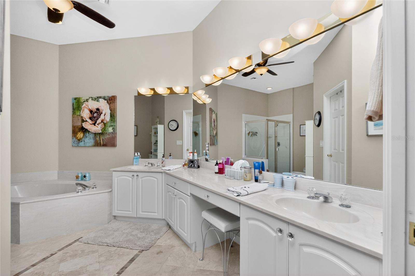 WATERS EDGE 2/PEPPERTREE POIN - Residential
