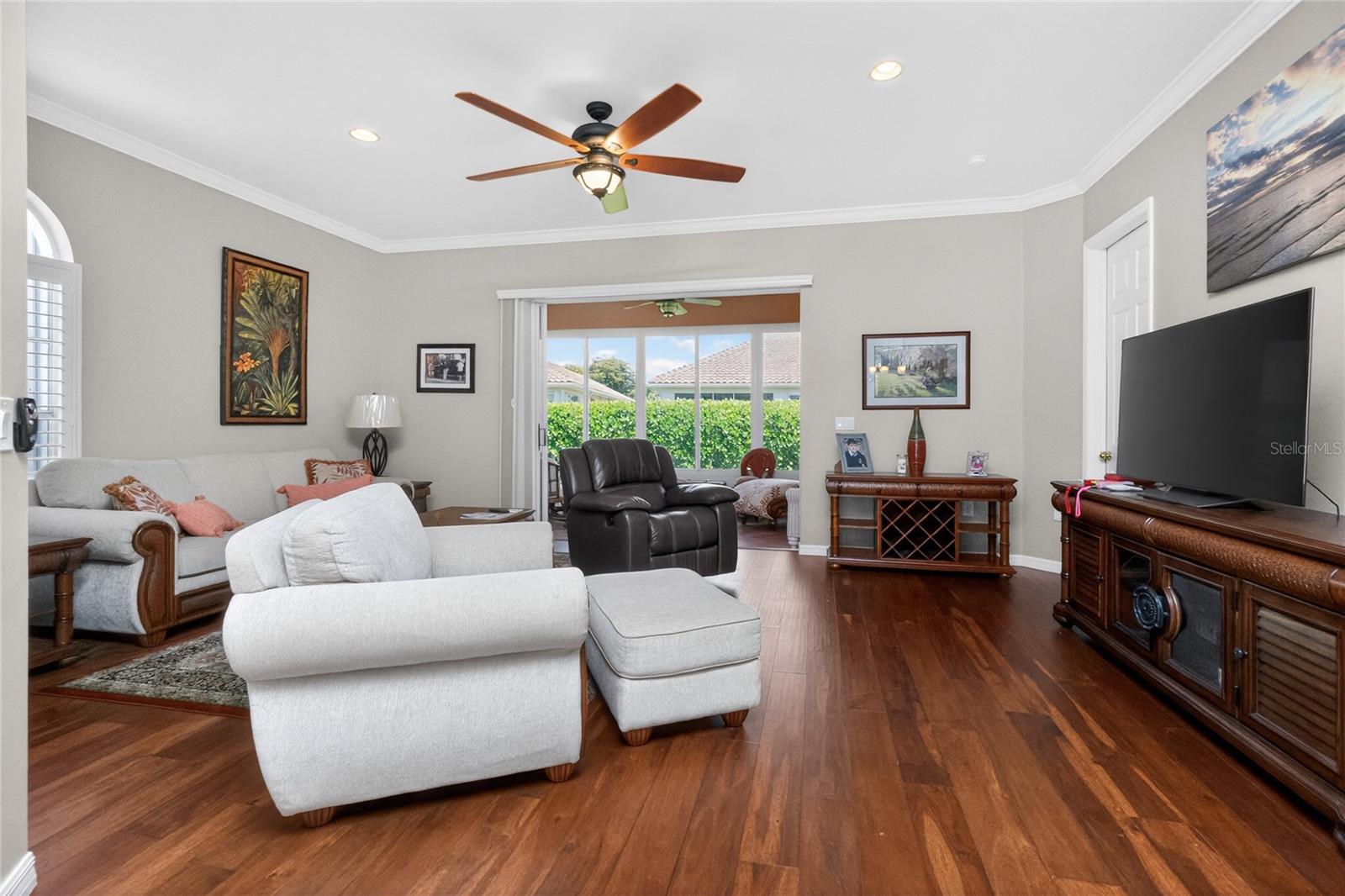 WATERS EDGE 2/PEPPERTREE POIN - Residential