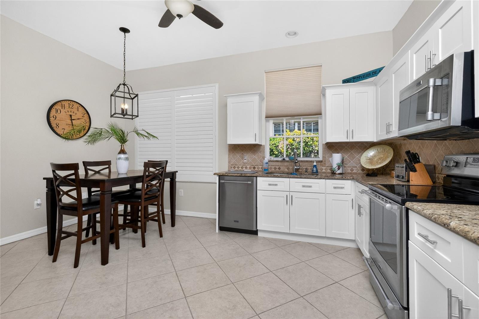 WATERS EDGE 2/PEPPERTREE POIN - Residential