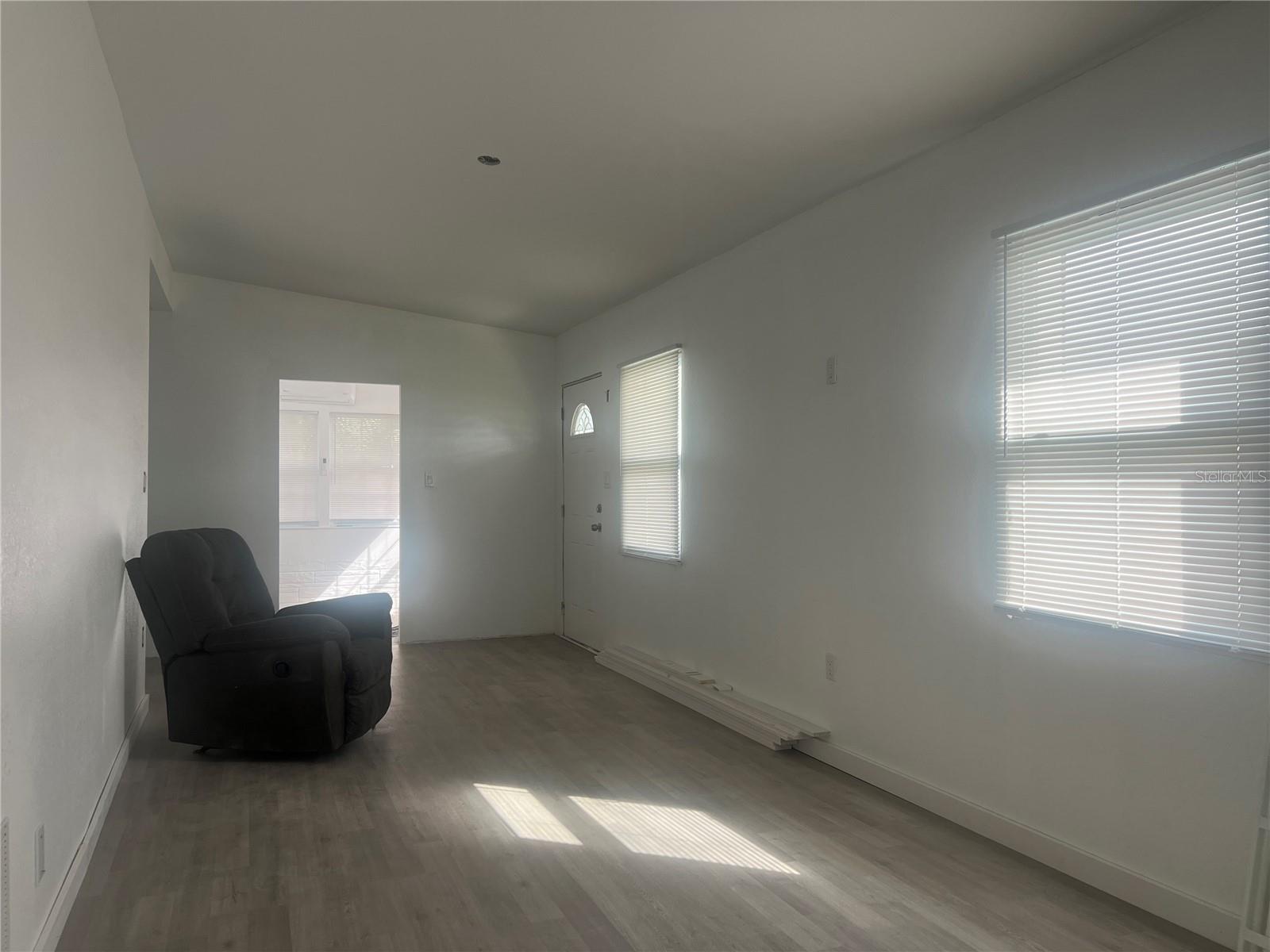 230 WATERWAY CIR NE