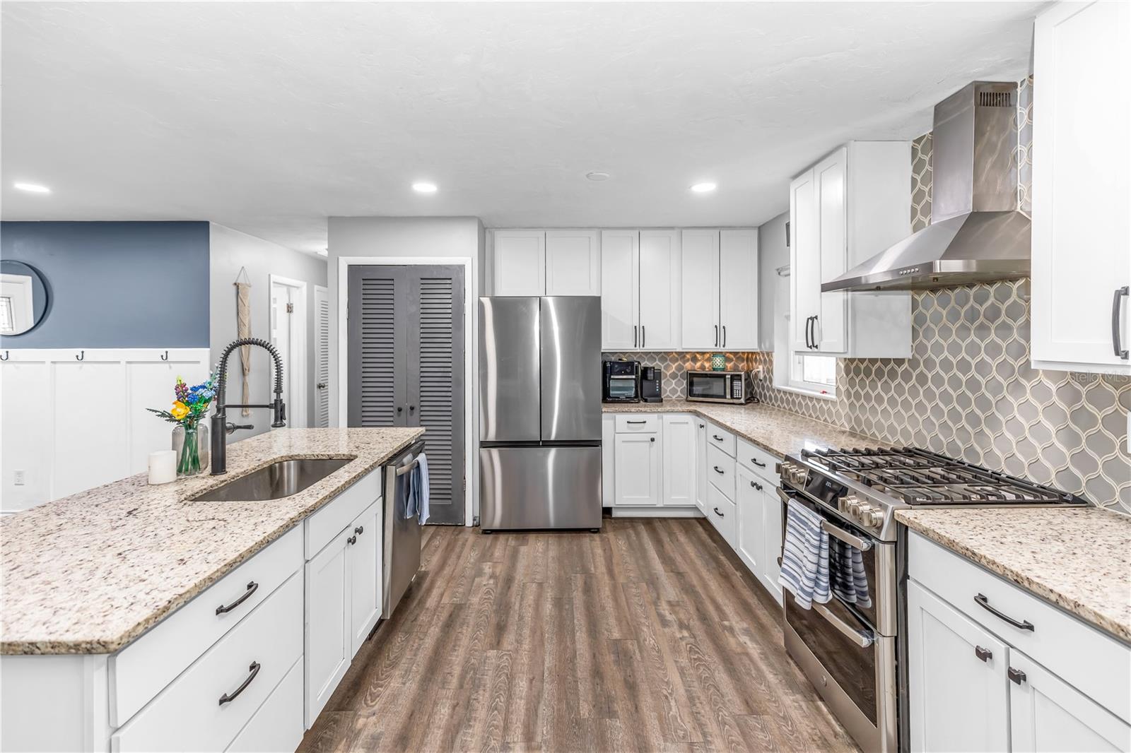 DELTONA LAKES UN 30 - Residential