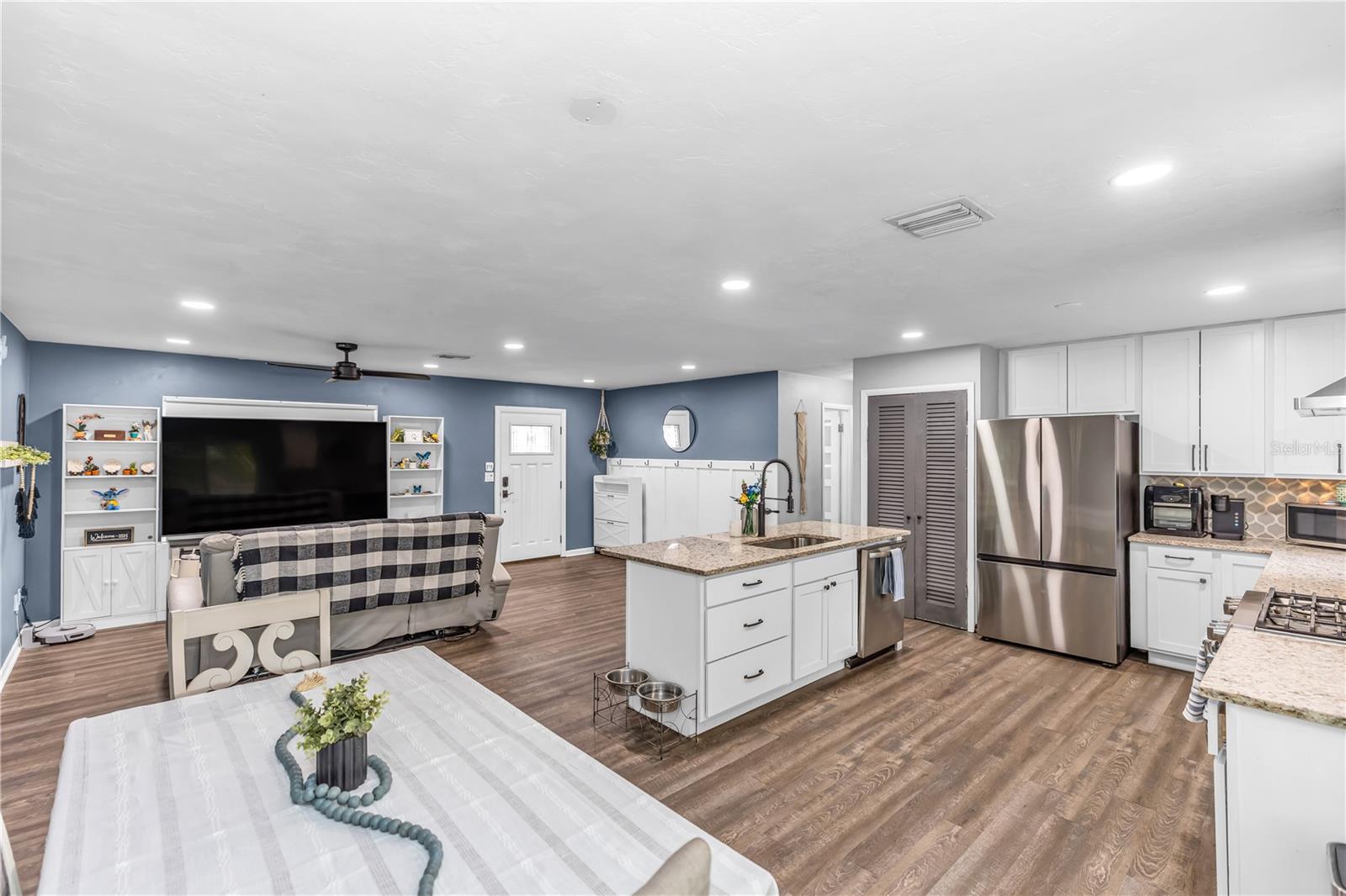 DELTONA LAKES UN 30 - Residential