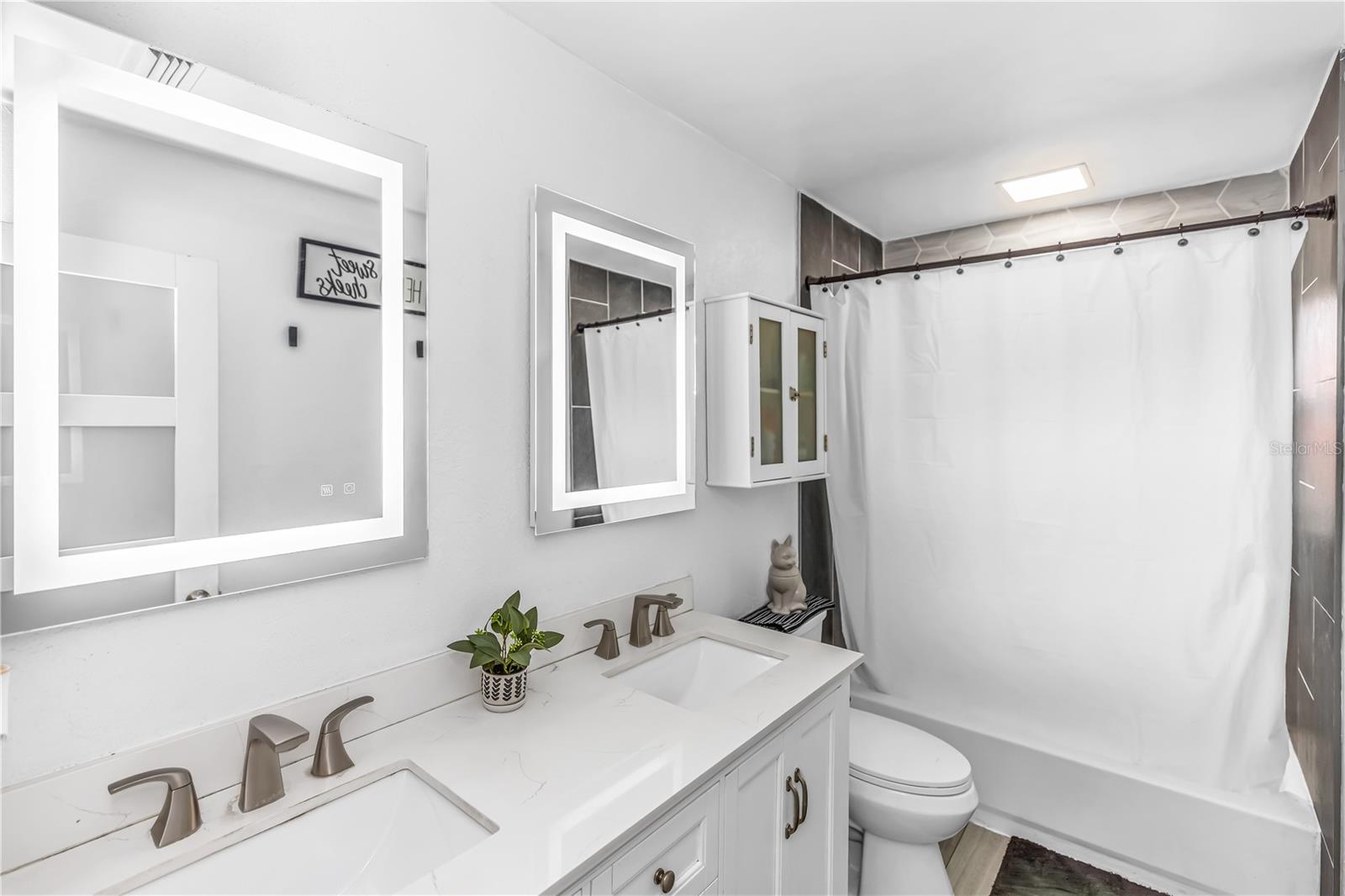 DELTONA LAKES UN 30 - Residential