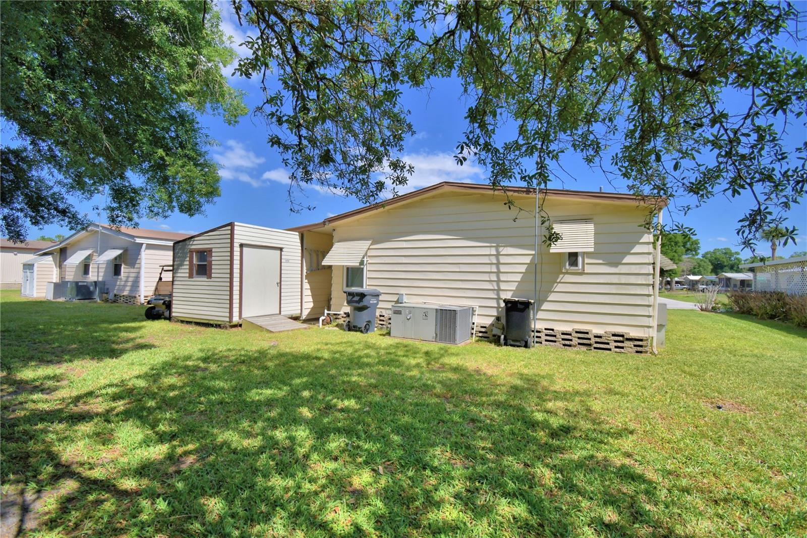 VILLAGE PARK - Residential