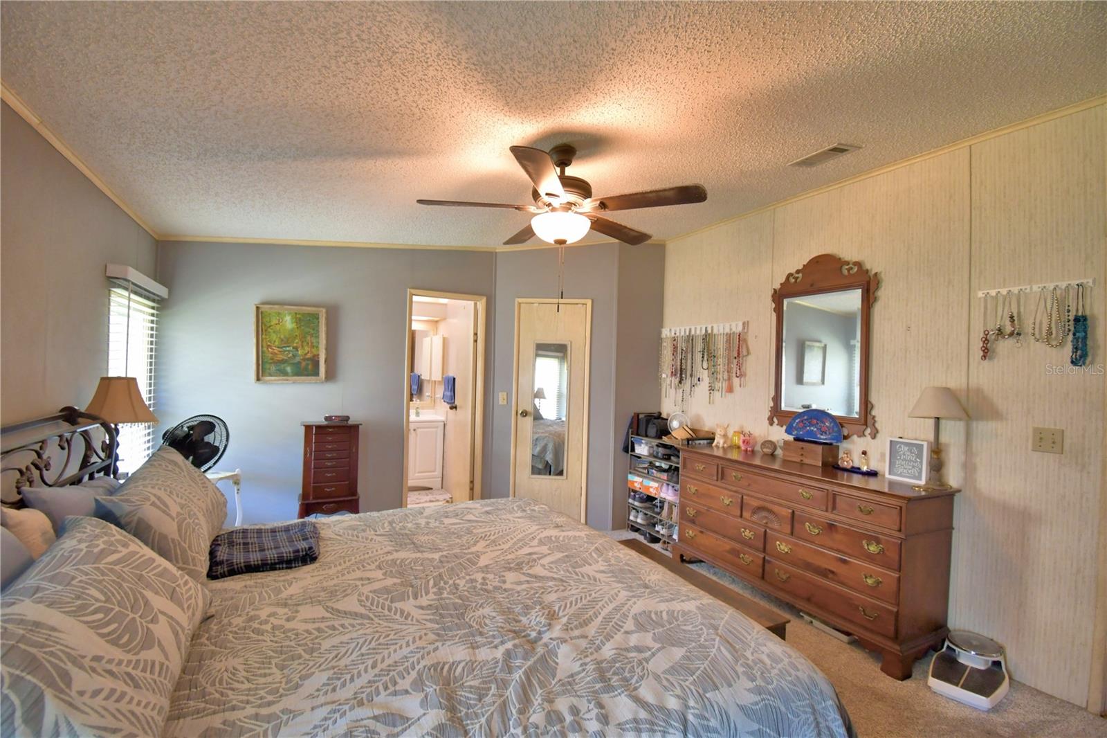 VILLAGE PARK - Residential