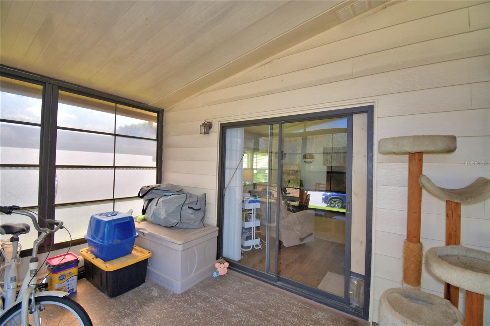 VILLAGE PARK - Residential