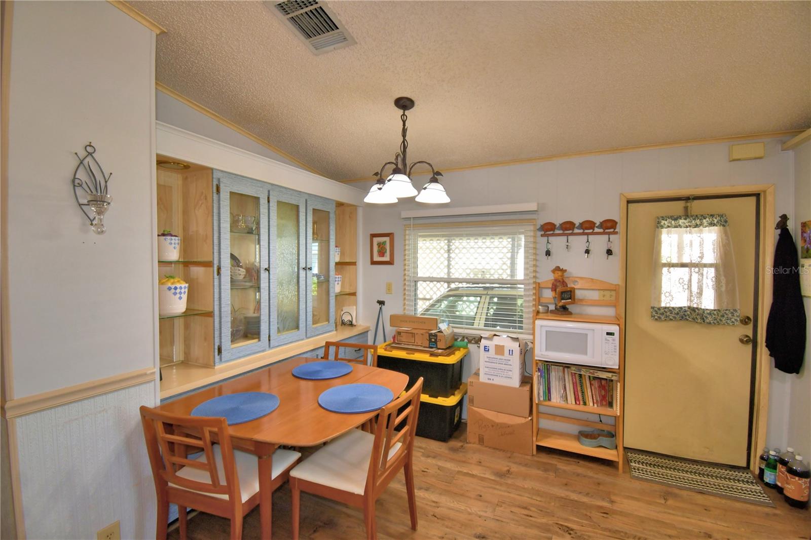 VILLAGE PARK - Residential