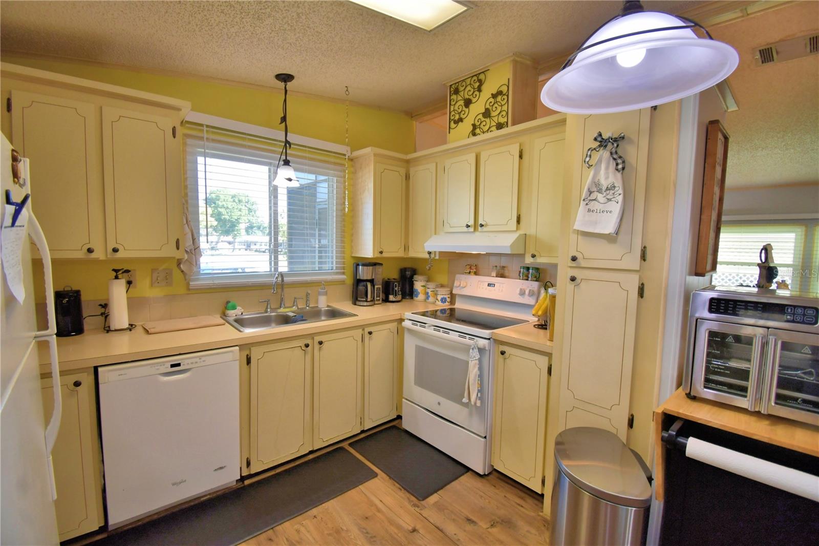 VILLAGE PARK - Residential