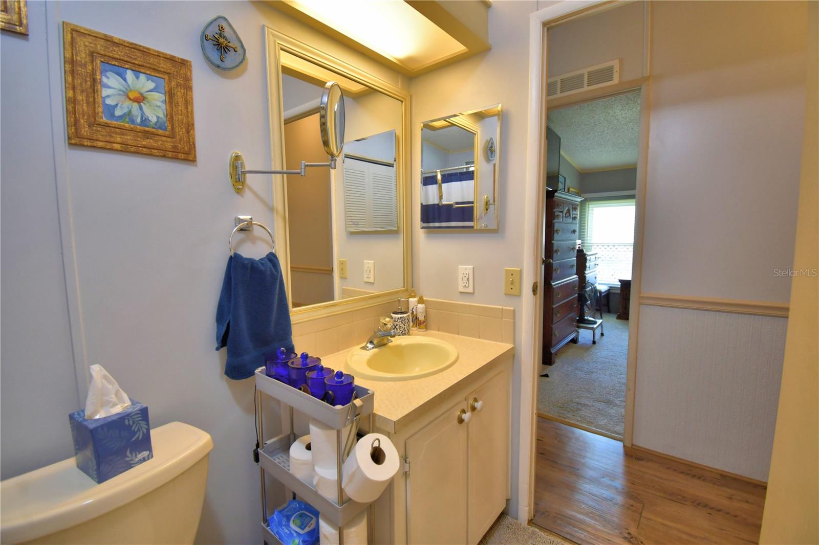 VILLAGE PARK - Residential