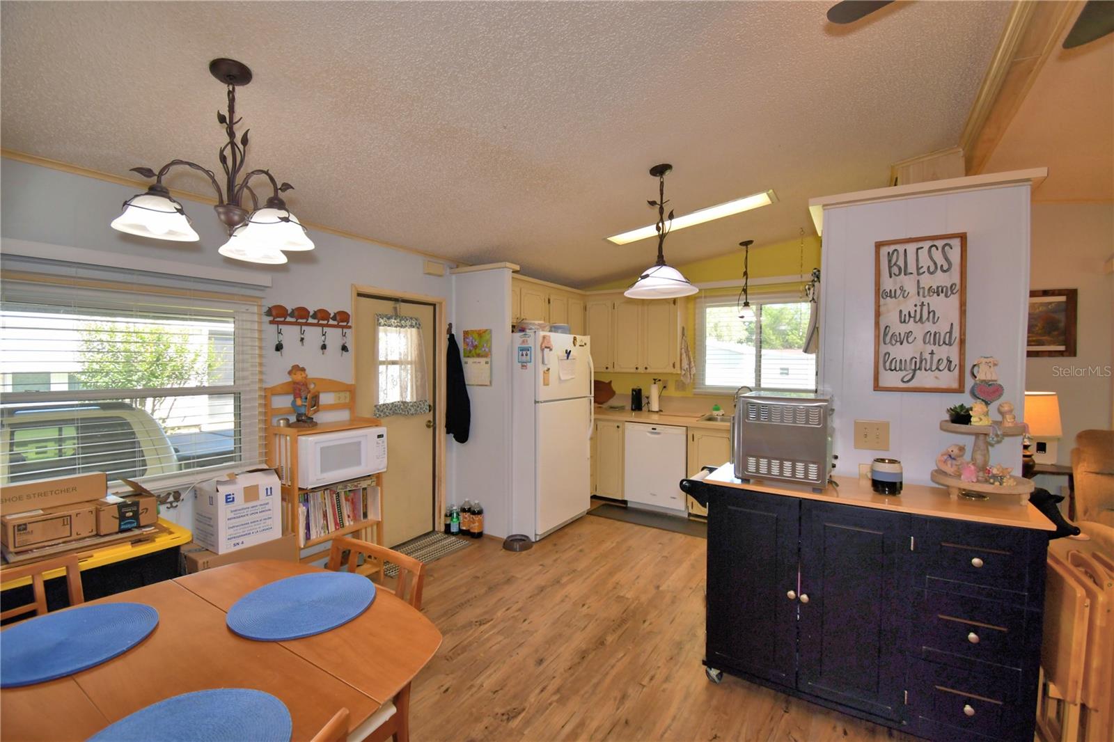 VILLAGE PARK - Residential