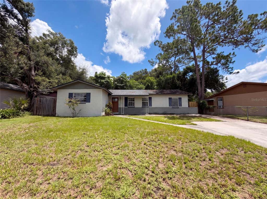 Photo of 7018 Lynwood Drive, Tampa, FL 33637 (MLS # O6432860)