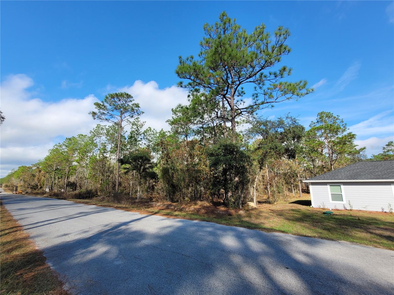 RAINBOW LAKES ESTATE - Land