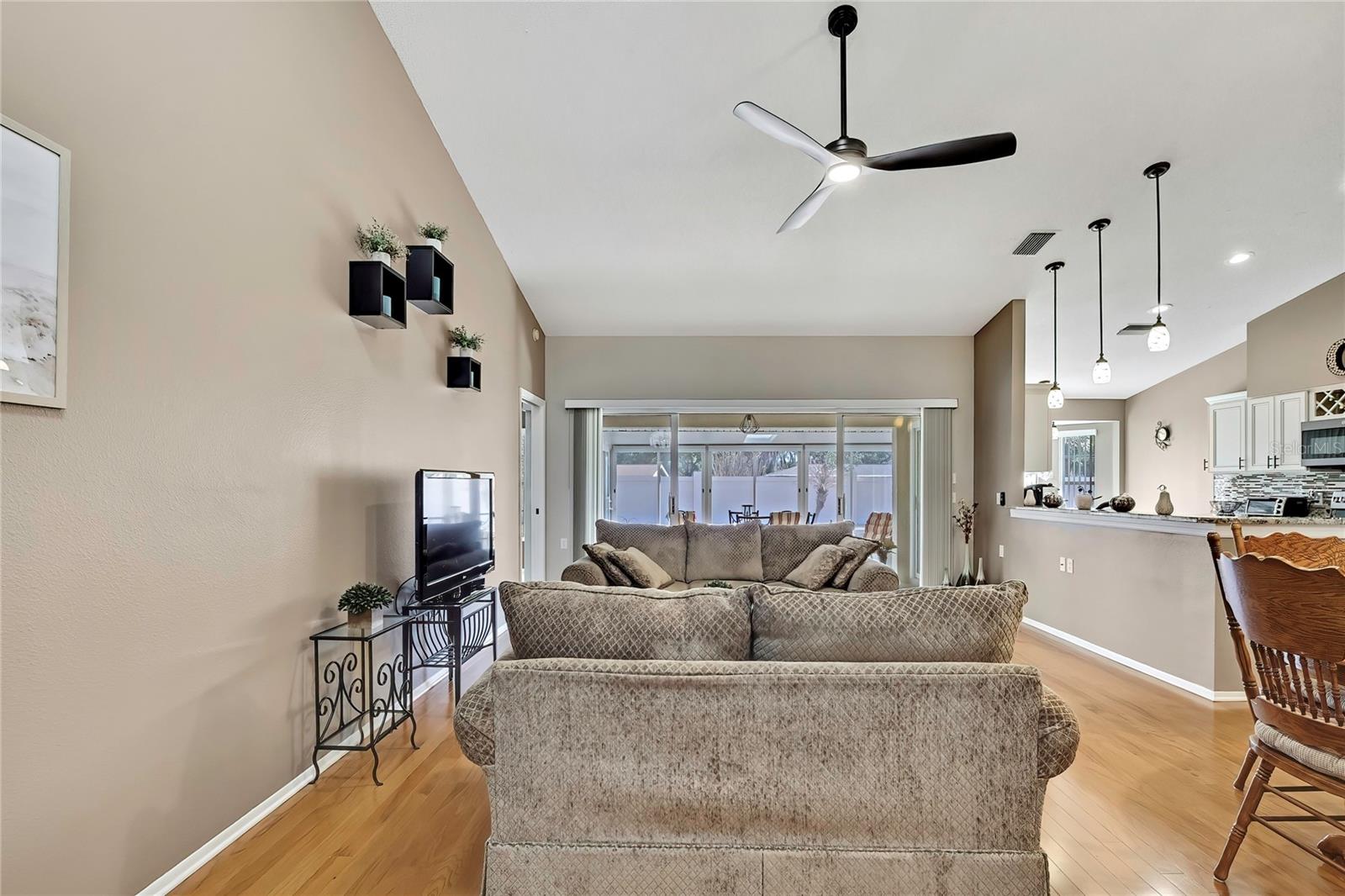 1424 PINEWOOD HILLS COURT