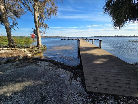 A home in PALM HARBOR