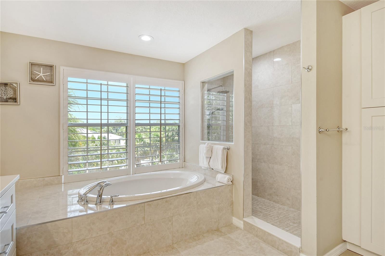 SIESTA BEACH - Residential