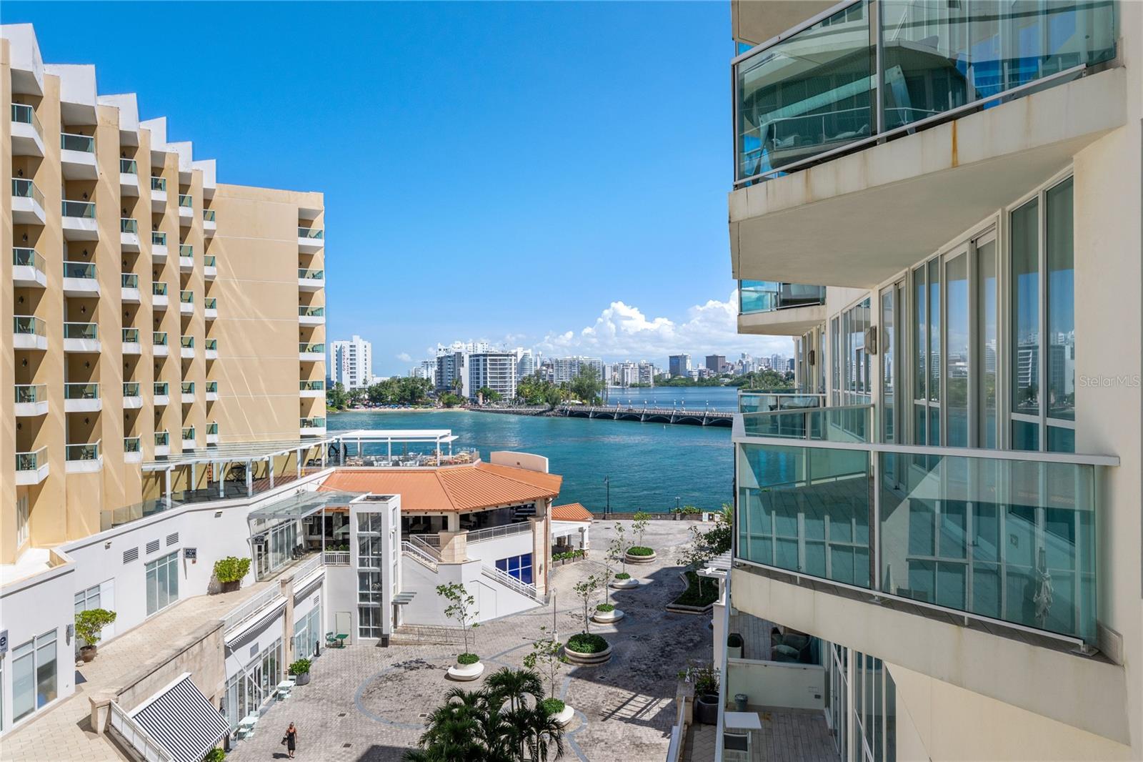 BAHIA PLAZA CONDOMINIUM - Residential