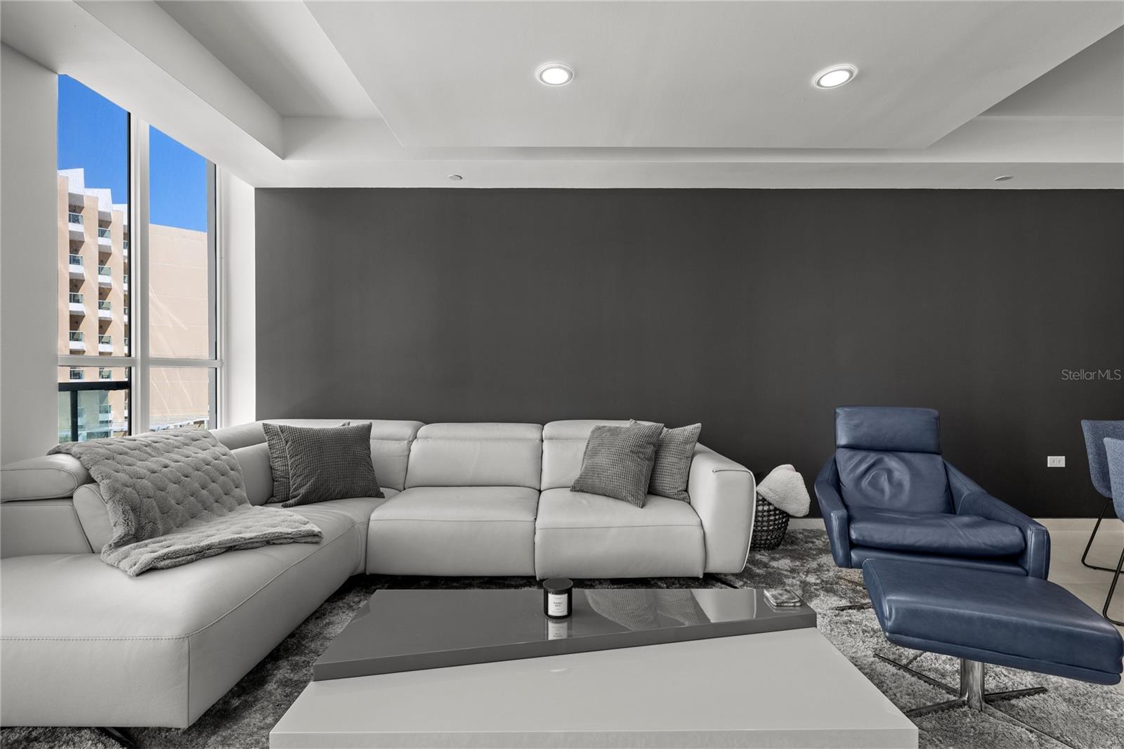 BAHIA PLAZA CONDOMINIUM - Residential