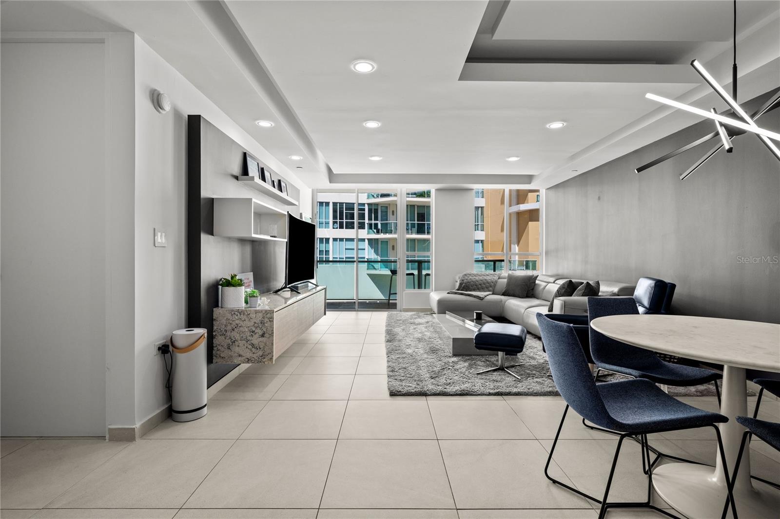 BAHIA PLAZA CONDOMINIUM - Residential